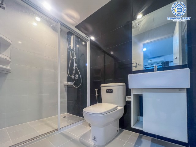 *****ทาวน์เฮ้าส์มือสองย่านกรุงเทพมหานคร ม.เดอะคอนเนค31 ดอนเมือง-เทิดราชัน เนื้อที่มากถึง 21 ตร.ว. ฟังก์ชัน 3 ห้องนอน 2 ห้องน้ำ 2 ที่จอดรถ บ้านใหม่ ทำเลน่าอยู่ ใกล้สนามบินดอนเมือง, รถไฟฟ้าสายสีแดง "สถานีดอนเมือง" และทางด่วน "อุตรภิมุข" ในราคาสุดคุ้ม!